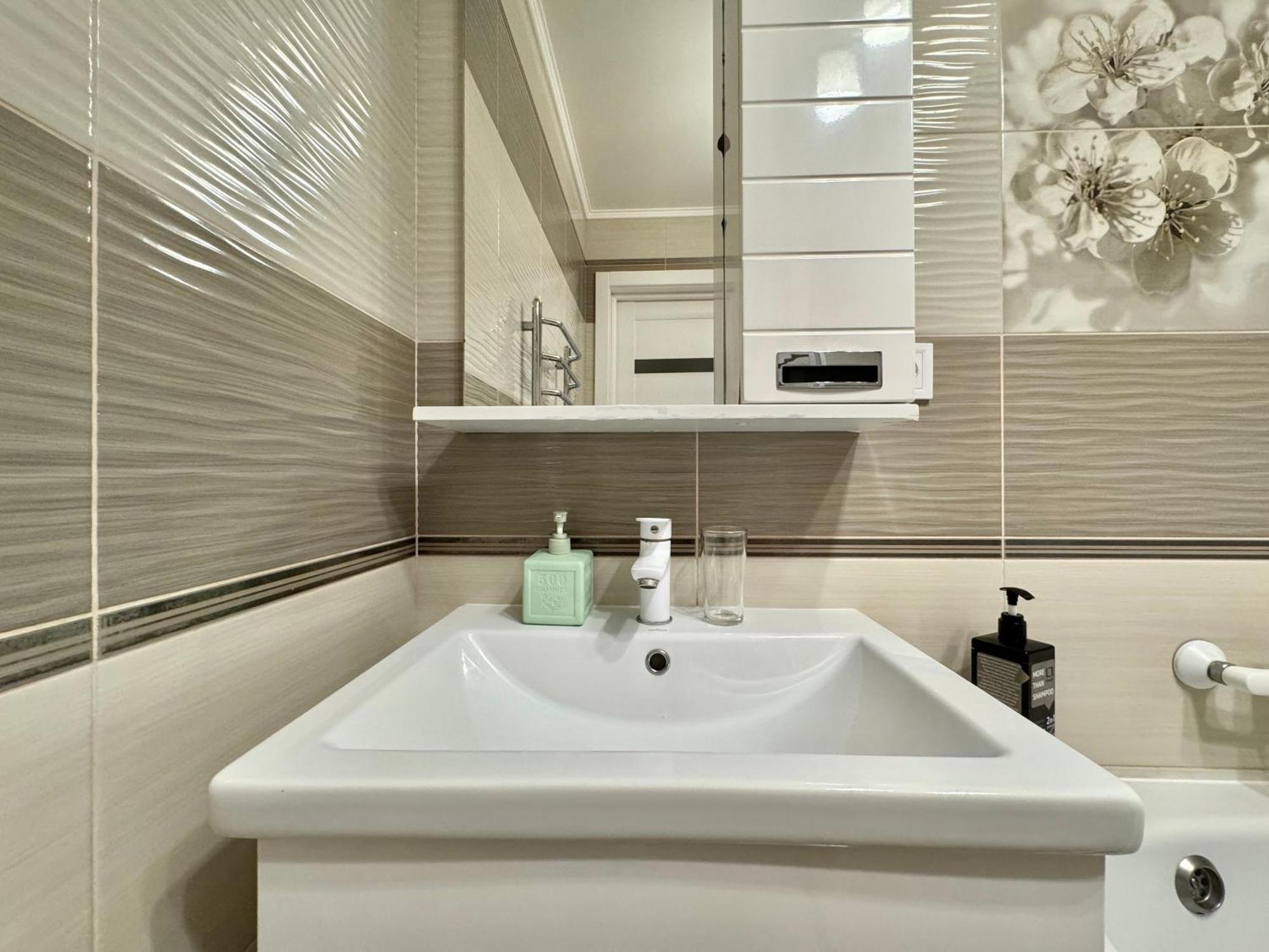 Apartpoltava Розкішна Студія З Кутовою Ванною, 1-Й Будинок Біля Корпусного Парку, Панорамний Балкон Exterior foto